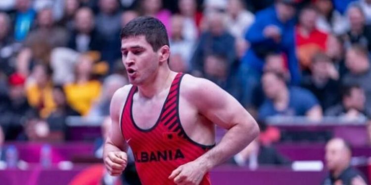 Medalje e argjendtë për Shqipërinë në Botërorin e Mundjes, Valiev nuk ia del në finale