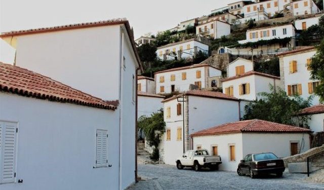 Reportazh/ Vunoi “parajsa” e pushtuar me hekur e beton nga ‘strategjikët’