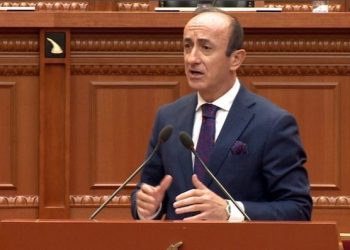 Autogolat e një opozite të ndryshkur!