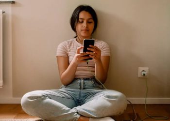 Australia ndalon mediat sociale për fëmijët nën 16 vjeç, raporti paralajmëron rreziqet: Saktësia…