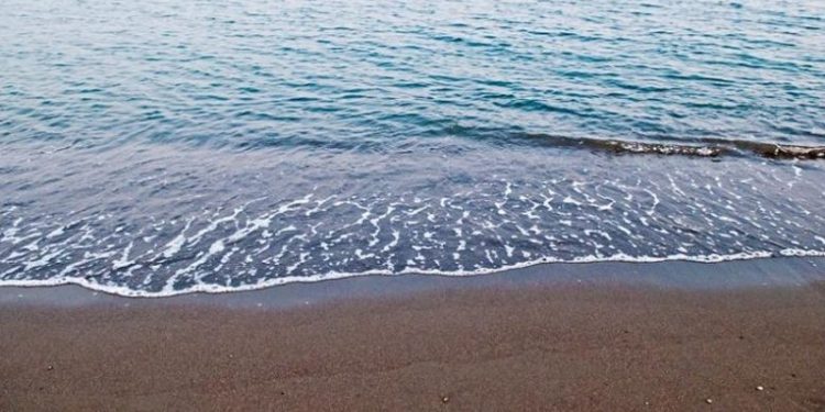 Velipojë, dy pushues nga Kosova humbin jetën në det