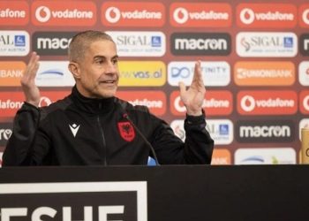 Sylvinho i lumtur pas fitores, zbulon dy emra që mund të jenë pasuesit e tij te Kombëtarja