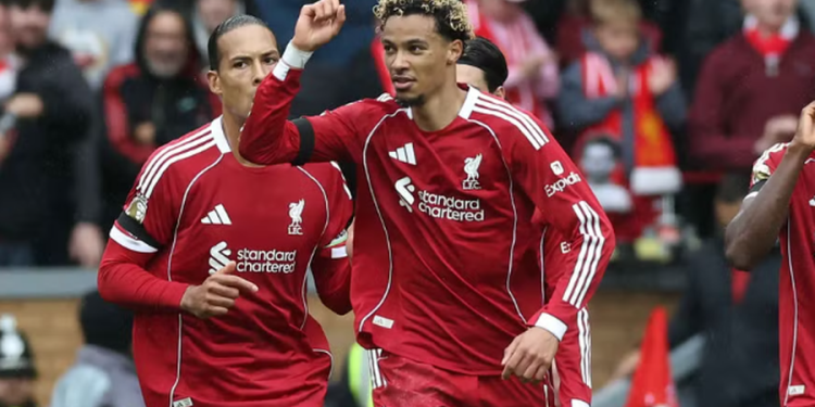 Pesë fitore radhazi, Liverpool triumfon në derbin e Marseyside