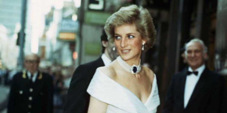 2 parfumet që princeshë Diana i kishte gjithmonë me vete