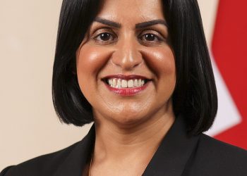 Sekretari i ri i Brendshëm kërcënon të pezullojë vizat nëse vendet nuk bien dakord të pranojnë mbrapsht emigrantët