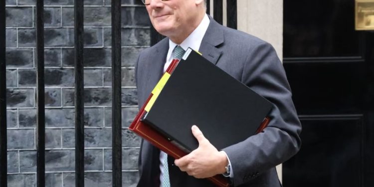 Ekipi i Starmer është ‘futur në bunker’ që nga riorganizimi i kabinetit, thotë deputeti i Partisë Laburiste