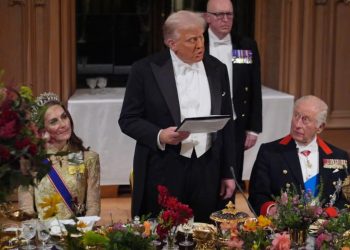 Trump vlerëson ‘marrëdhënien speciale’ midis Mbretërisë së Bashkuar dhe SHBA-së, ndërsa vizita historike e dytë shtetërore shoqërohet me protesta të mijëra njerëzve