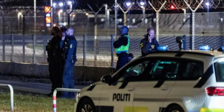Dronë mbi Danimarkë, pezullohen të gjitha fluturimet në aeroportin e Kopenhagenit