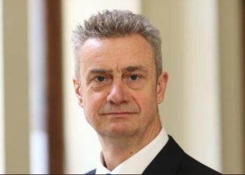 Ambasadori britanik: Udhëheqësit politikë në Kosovë t’i respektojnë vendimet e Kushtetueses