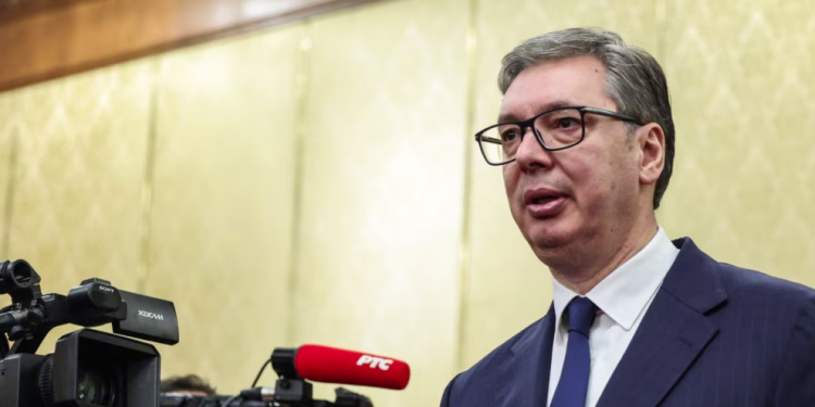 Vuçiç paralajmëron blerje të mundshme armësh nga Kina