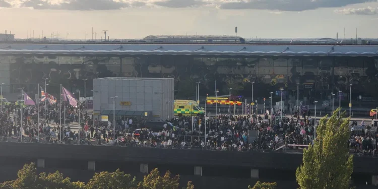 Heathrow rihapet pas frikës për ‘materiale të rrezikshme’