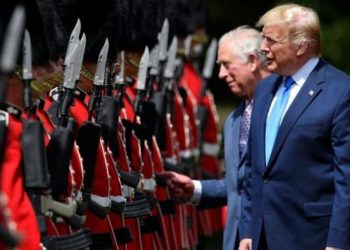 Trump në vizitën e dytë shtetërore në Britaninë e Madhe, ceremoni madhështore dhe prove diplomatike