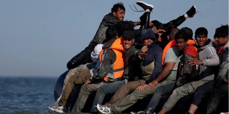 Pavarësisht ‘Brexit’, Britania humb kontrollin mbi migracionin! Kaos me azilin, më shumë emigrantë se SHBA-të