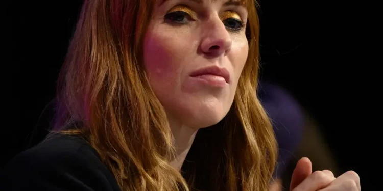 Angela Rayner: Luftëtarja e klasës punëtore të Partisë Laburiste që ra nga pushteti