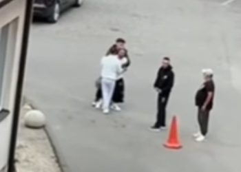 I vëllai vdiq në aksident, momenti kur Gjesti mbërrin në vendngjarje/ VIDEO rrëqethëse