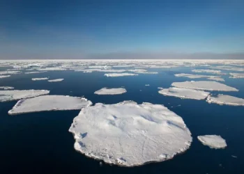 Shkencëtarët paralajmërojnë: Mbrojeni Arktikun nga inxhinieria klimatike ‘e rrezikshme’