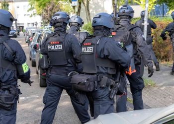 Sulm me thikë në shkollën profesionale në Gjermani/ 18-vjeçari nga Kosova plagos mësuesen, neutralizohet nga policia