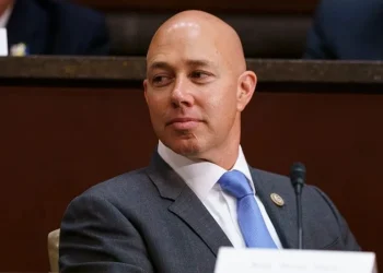Kongresisti Brian Mast dërgon amendament në Kongres, kërkon mbështetjen e SHBA-së për anëtarësimin e Kosovës në NATO