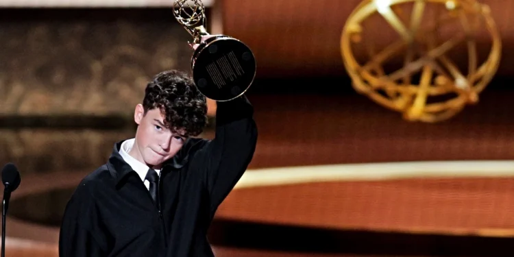 Fjalimi emocionues nga fituesi më i ri në moshë i çmimit “Emmy”: Tre vjet më parë isha askush, tani jam këtu