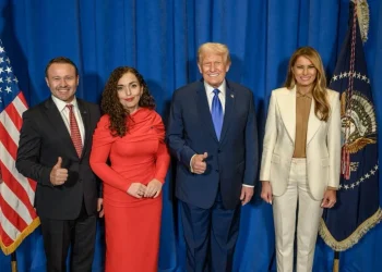 Vjosa Osmani takohet me Donald Trumpin: Miqësia me SHBA-të është boshti i pathyeshëm i Kosovës