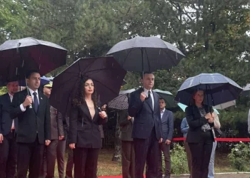 Krerët e shtetit nderojnë viktimat e sulmeve terroriste të 11 shtatorit në SHBA