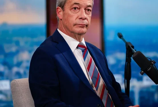 Farage ndryshon premtimin “dyjavor” për emigrantët  që vijnë me anije të vogla (video)