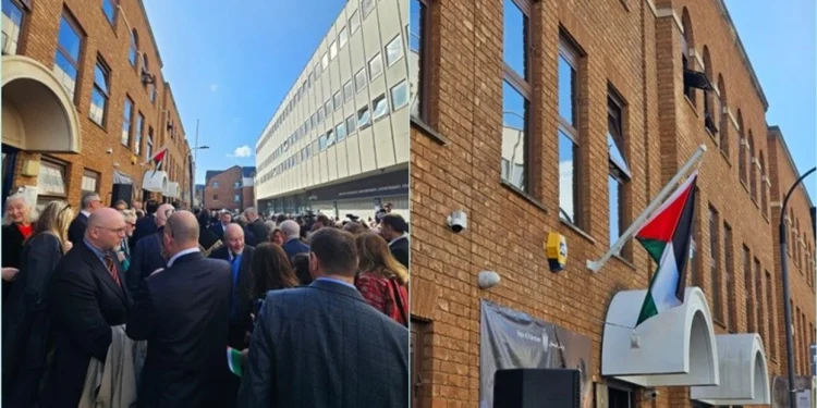 Misioni palestinez ngre flamurin në Londër pas njohjes nga Mbretëria e Bashkuar