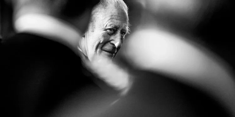 Triumfi i heshtur i Mbretit Charles III