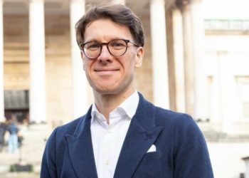 Rusia shpall “non grata” institutin britanik, preket edhe profesori shqiptar