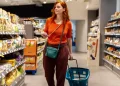Supermarketet paralajmërojnë se rritja e taksave mund të rrisë çmimet e ushqimeve