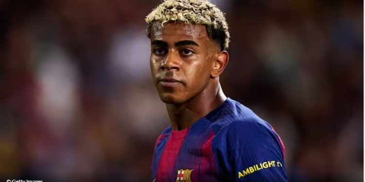 Yamal kthehet te Spanja, trajneri De la Fuente: Nuk kam asnjë problem me Flick