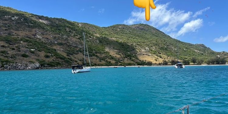 Udhëtimi i ëndrrave kthehet në tragjedi/ 80-vjeçarja pagoi 80 mijë paund në turin me kroçiere, gjendet e vdekur pasi e harrojnë në ishull