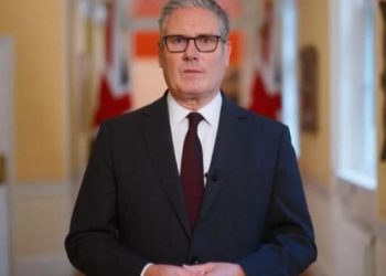 Emigrantët e paligjshëm në Britani/ Keir Starmer zotohet të mbyllë rrugët përmes Ballkanit Perëndimor