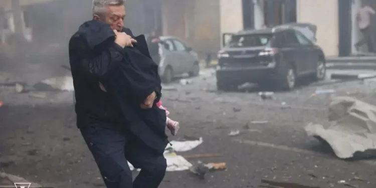 ‘Heronjtë e Kharkivit’: Si u shpëtuan 48 fëmijë nga kopshti i goditur nga një dron rus