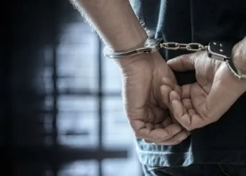 Mijëra kriminelë mund të lirohen para kohe sipas reformës së dënimeve nga qeveria, thonë konservatorët