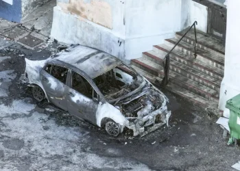 Digjet xhamia në Britani, policia e heton si sulm urrejtjeje