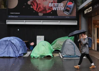 Më pak familje refugjatësh në Angli të regjistruara si të pastreha