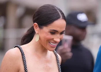 Meghan Markle ka gati një “plan divorci” në rast se Princi Harry vendos të kthehet në Angli