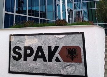 Dokumente false drejt SHBA-së dhe Kanadasë për 45 mijë €, SPAK çon në gjyq 5 anëtarë të një grupi kriminal