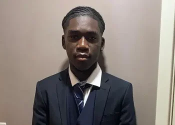 Adoleshenti i burgosur më parë në Dubai, vdes në ndjekje nga policia në Londër