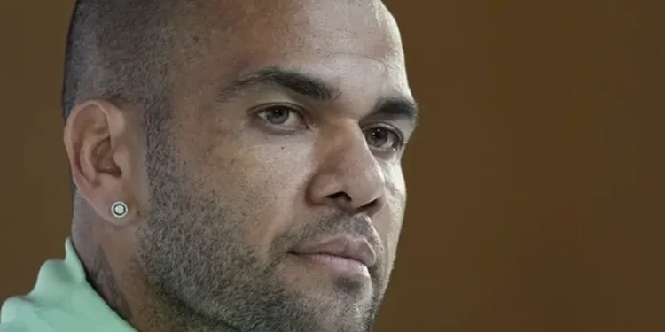 Nga i burgosur për përdhunim, i penduar dhe predikues, historia frymëzuese e ish-futbollistit Dani Alves: Bëra një pakt me Zotin