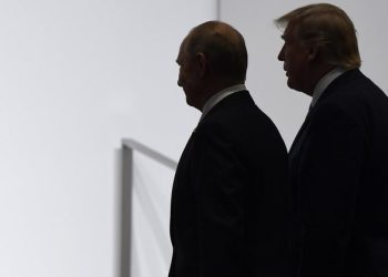 Reuters zbardh prapaskenat: Pse dështoi takimi Trump-Putin në Hungari