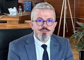 “Të bën trim”/ Alfred Balla propozon: T’u japim armë gjyqtarëve, nuk janë budallenj amerikanët që i mbajnë…