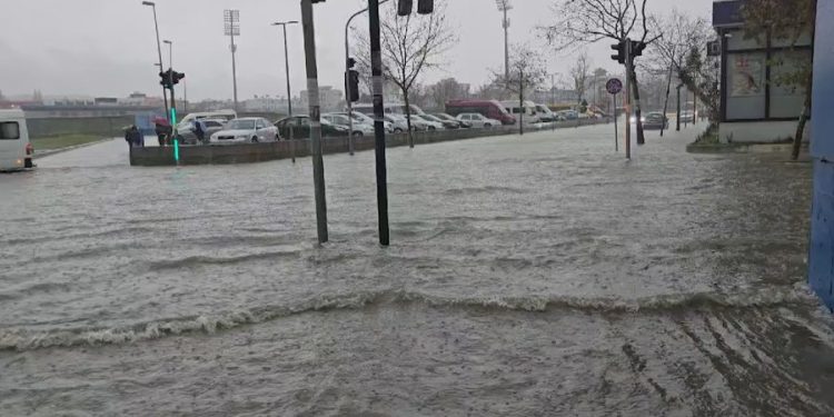 Përmbytje ekstreme në Mesdhe, ekspertët zbulojnë faktorët që i favorizojnë. Rrezikohet edhe Shqipëria