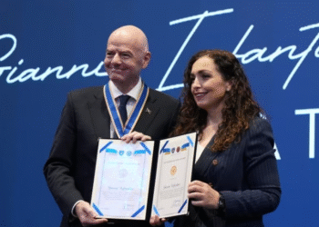 Presidentja Osmani dekoron Infantinon me medalje nderi