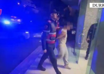 Mashtronte vajza dhe i shfrytëzonte për prostitucion në Durrës, kapet kolumbiani
