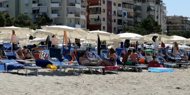 Zhgënjim nga pushimet në Shqipëri, turistët kërkojnë zhdëmtim