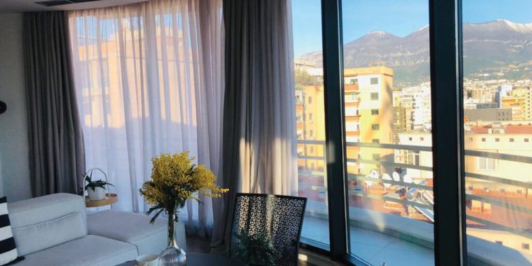 Rritja e çmimeve të banesave në kryeqytet, si po abuzohet me rritjen e çmimeve të qirave nga agjencitë imobiliare