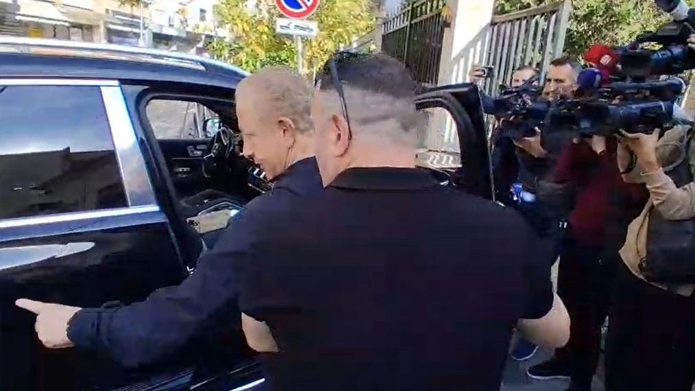 Behgjet Pacolli del nga Prokuroria e Tiranës, biznesmeni: Aeroporti i Vlorës do bëhet, do jetë më i bukuri