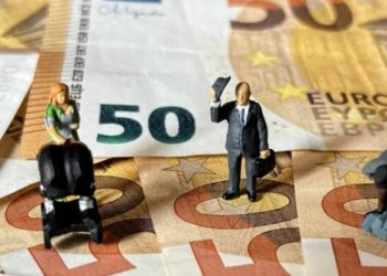 Kur shteti mbetet pa buxhet, rreziqet që i kanosen Kosovës